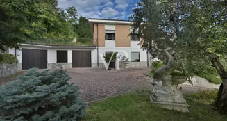 von_poll_real_estate_property_IT254921783_image_9