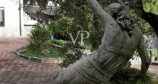 von_poll_real_estate_property_IT254921783_image_14