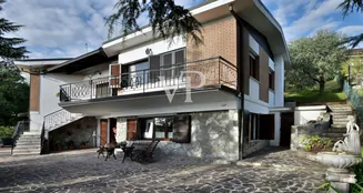 von_poll_real_estate_property_IT254921783_image_10