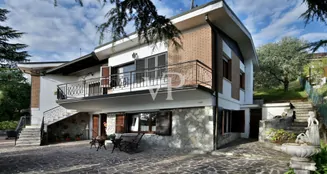 von_poll_real_estate_property_IT254921783_image_10