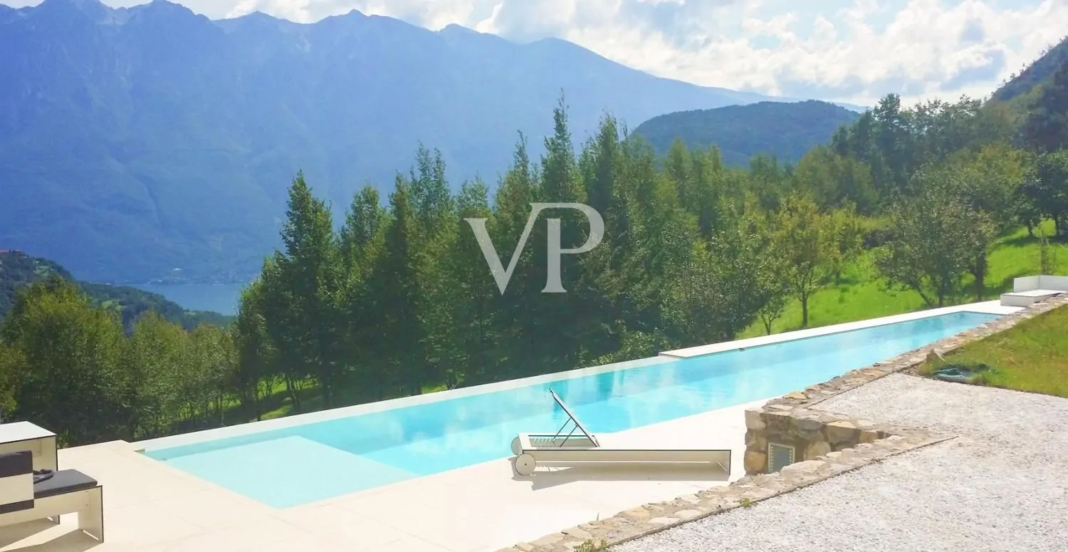 Lussuoso chalet di montagna con vista lago