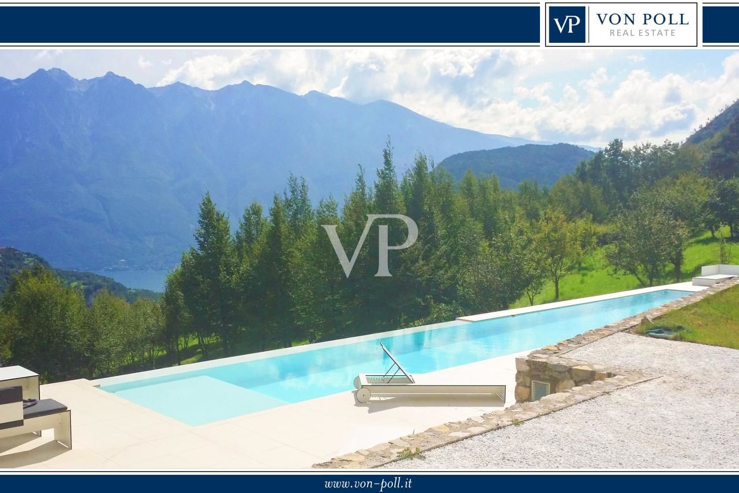 Chalet de montagne luxueux et totalement autosuffisant avec piscine à débordement, situé dans un endroit unique avec vue sur le lac.