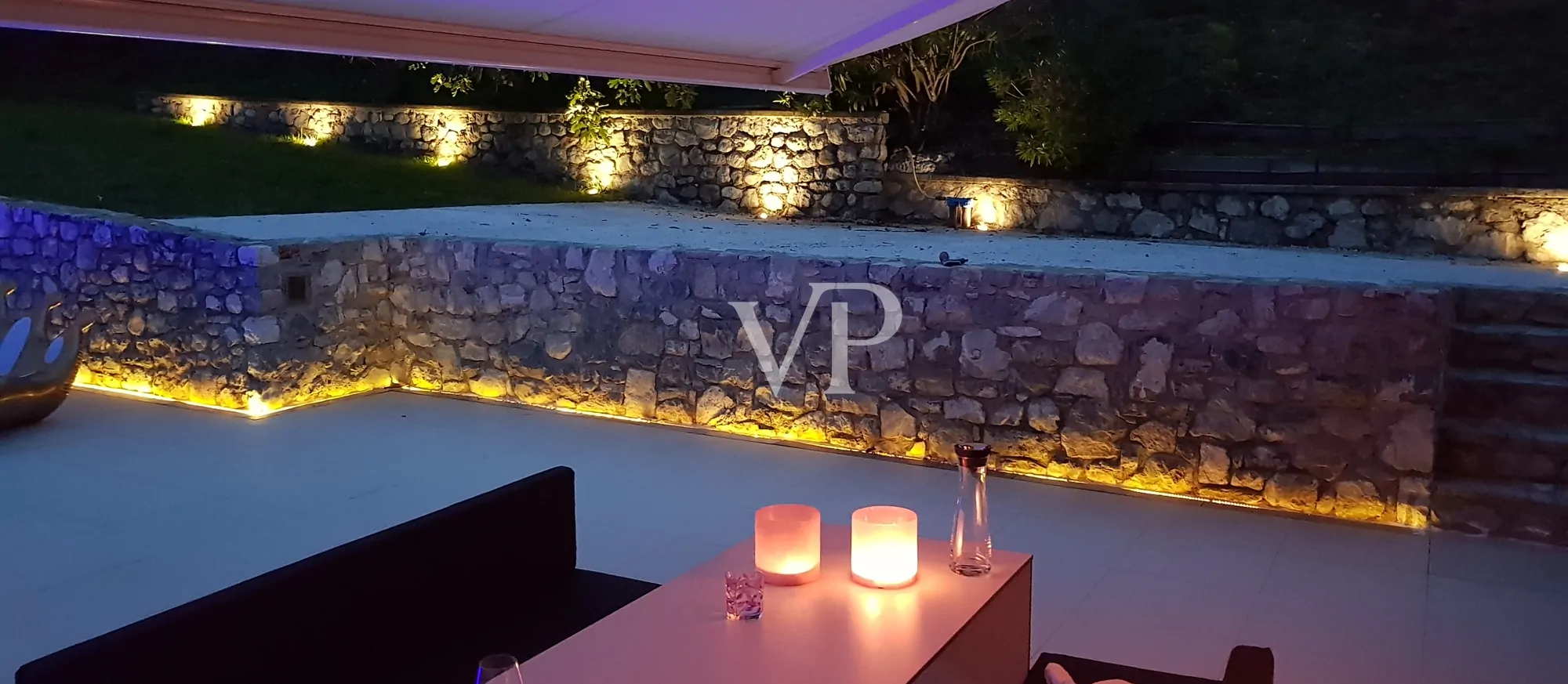 Lussuoso chalet di montagna con vista lago