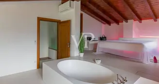 von_poll_real_estate_property_IT254151778_image_16