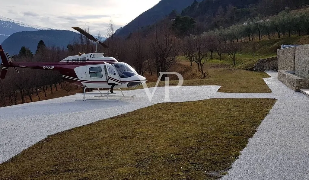 Lussuoso chalet di montagna con vista lago