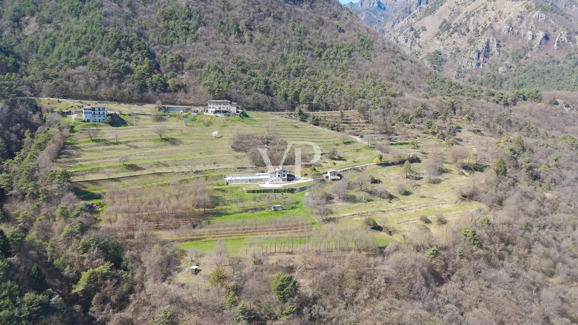 Modernes Chalet mit Seeblick