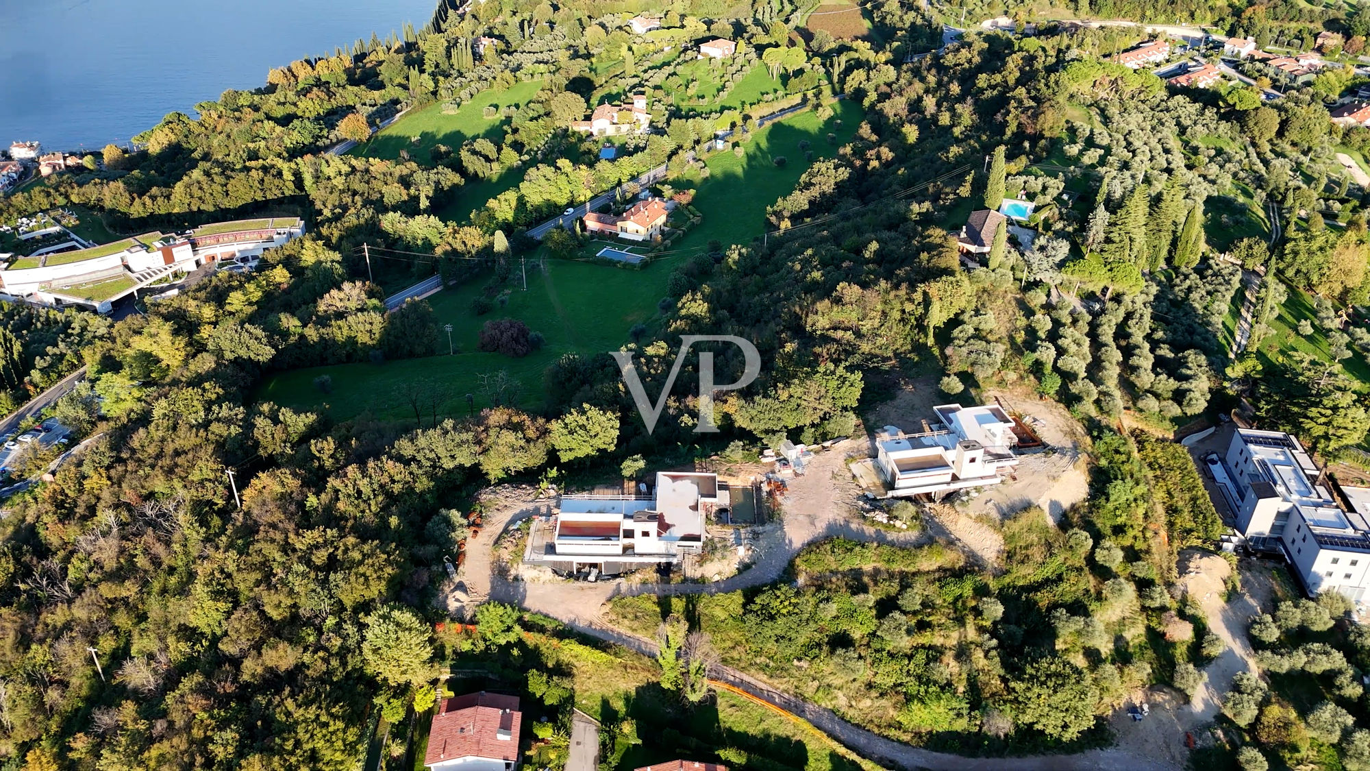 Moderna villa de lujo con vistas al lago en el Golfo de Salò