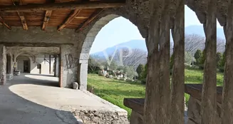 von_poll_real_estate_property_IT254921856_image_12