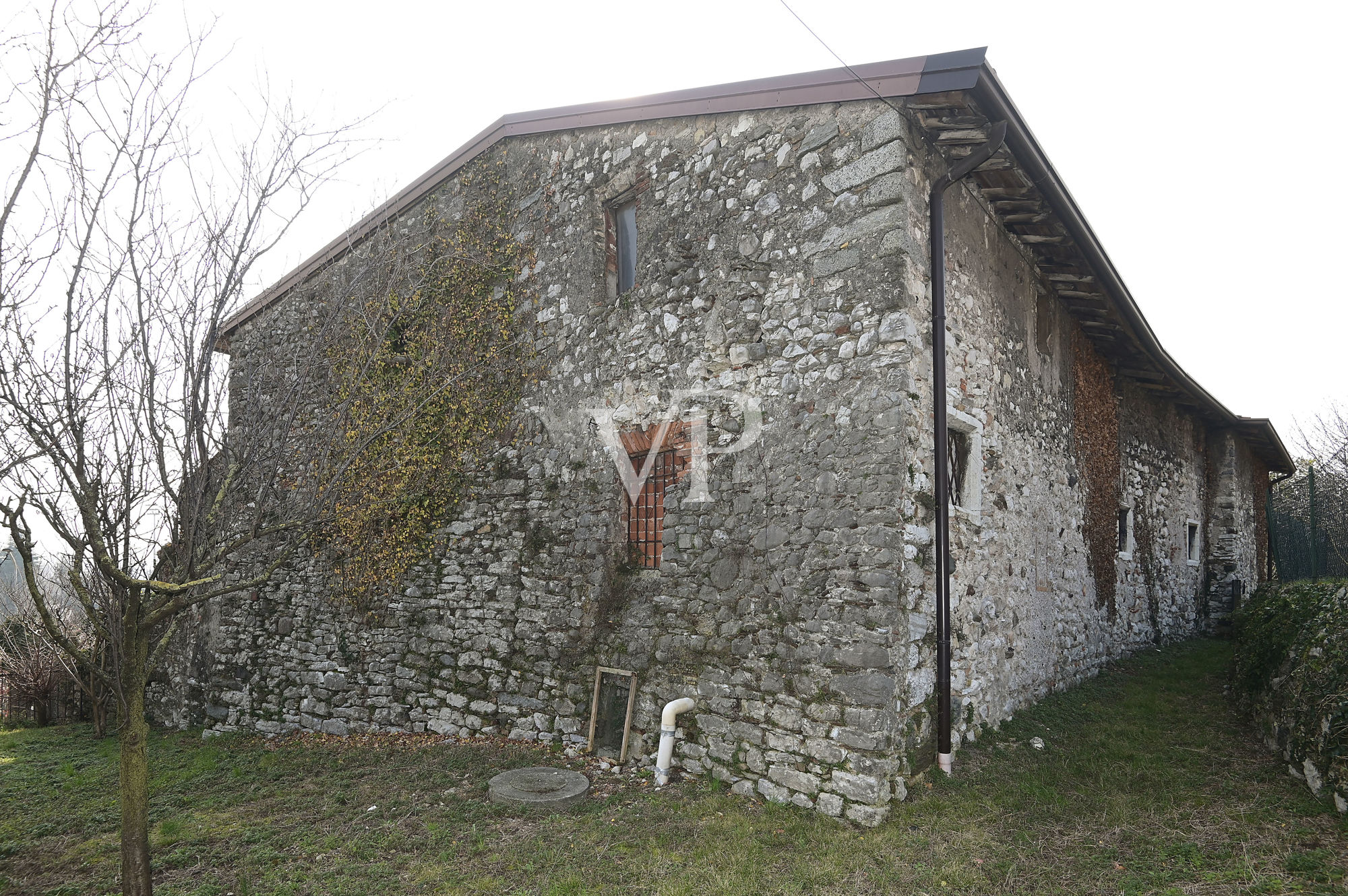 Affascinante convento benedettino del 1200 con vista lago