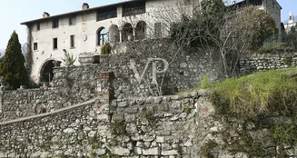 von_poll_real_estate_property_IT254921856_image_1