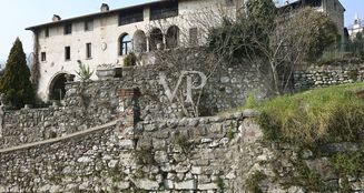 von_poll_real_estate_property_IT254921856_image_1