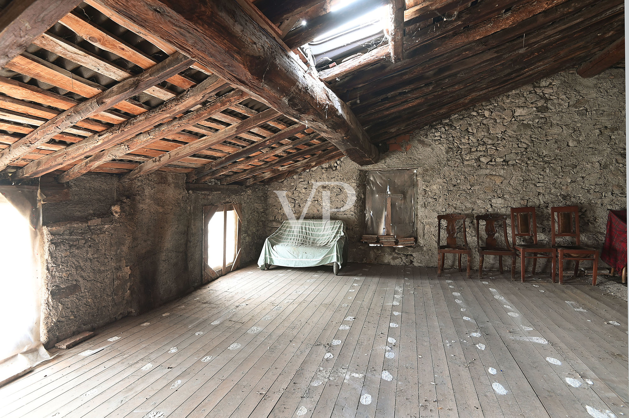 Affascinante convento benedettino del 1200 con vista lago