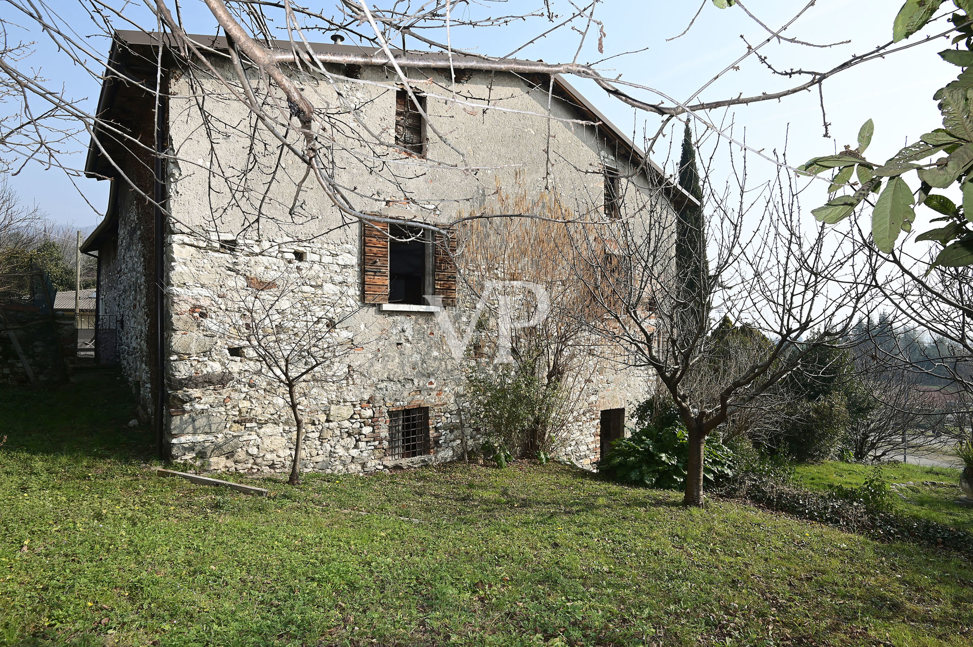 Affascinante convento benedettino del 1200 con vista lago