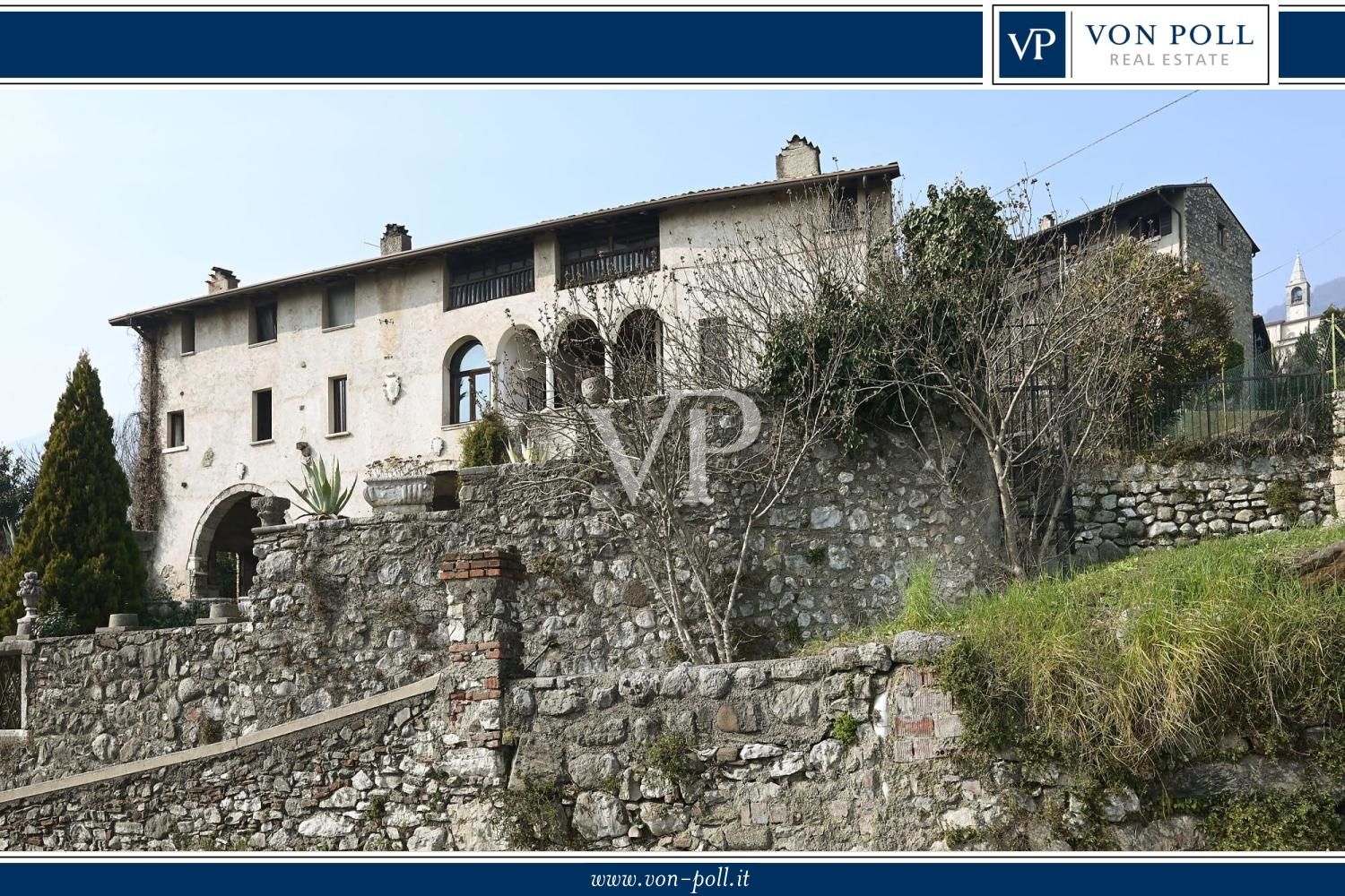 Affascinante convento benedettino del 1200 con vista lago