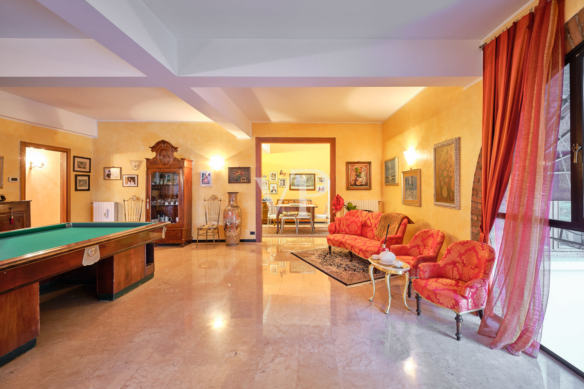 Luxurious apartment in historic center with separate entrance