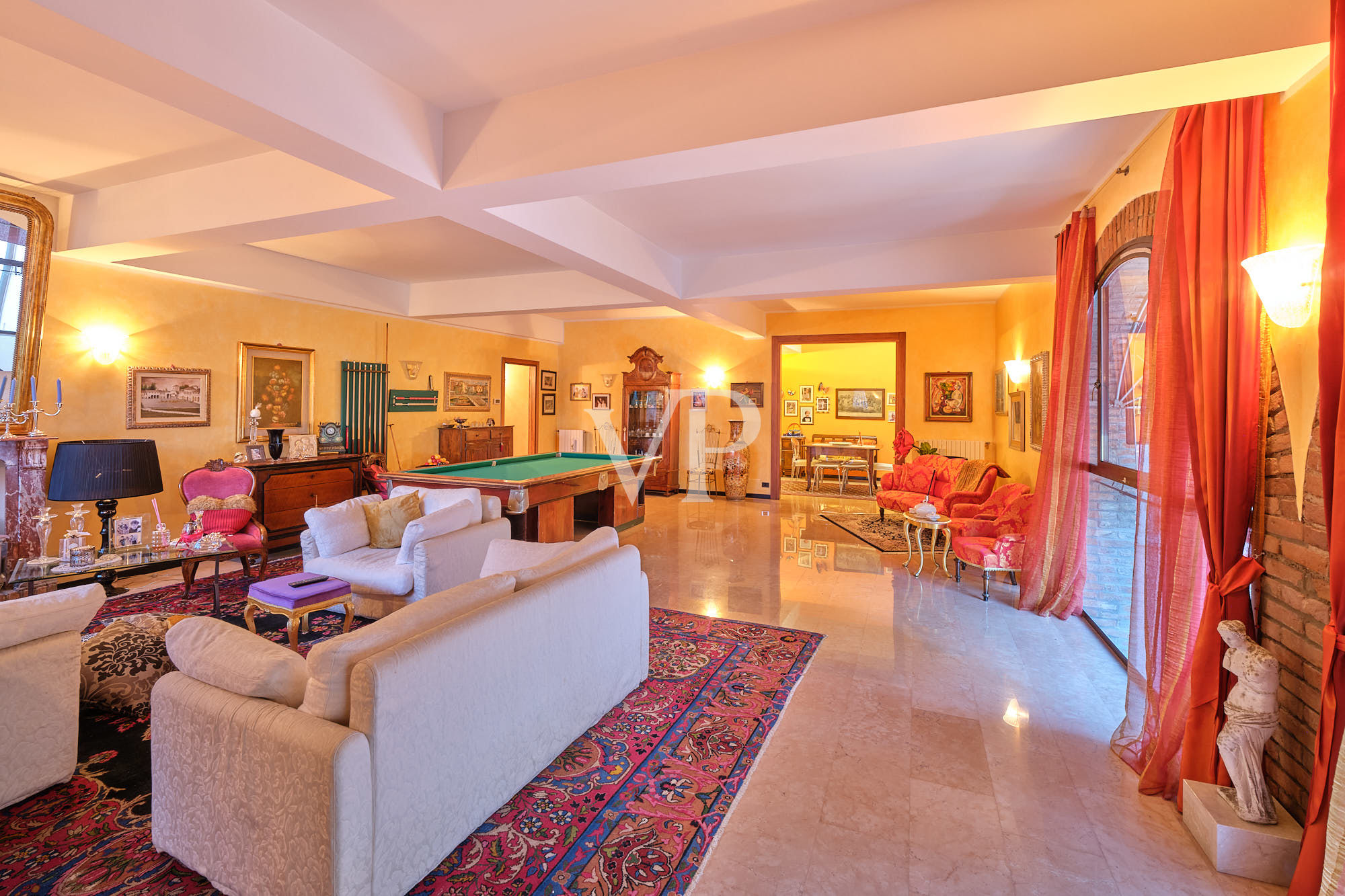 Luxurious apartment in historic center with separate entrance