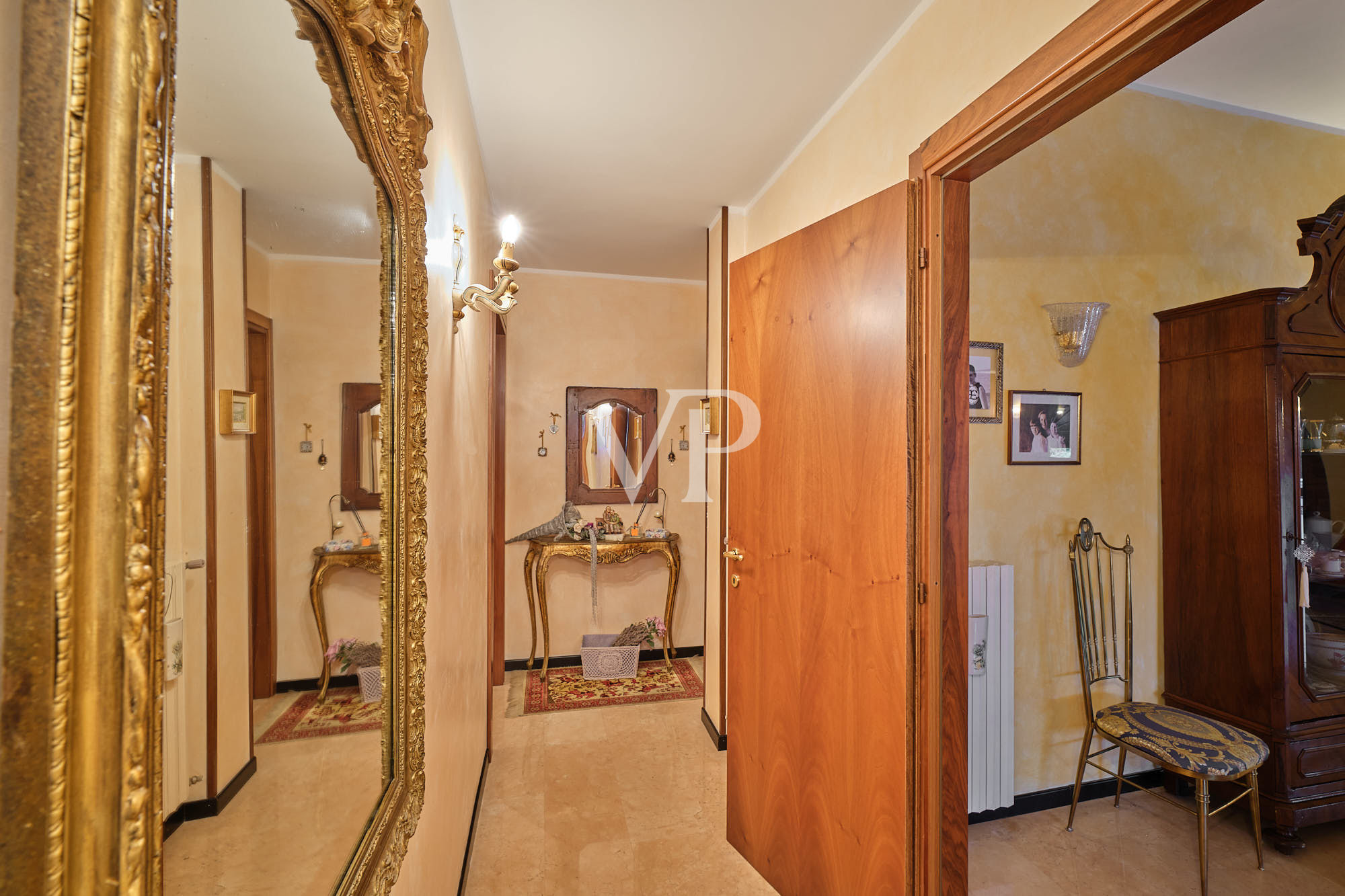 Luxurious apartment in historic center with separate entrance