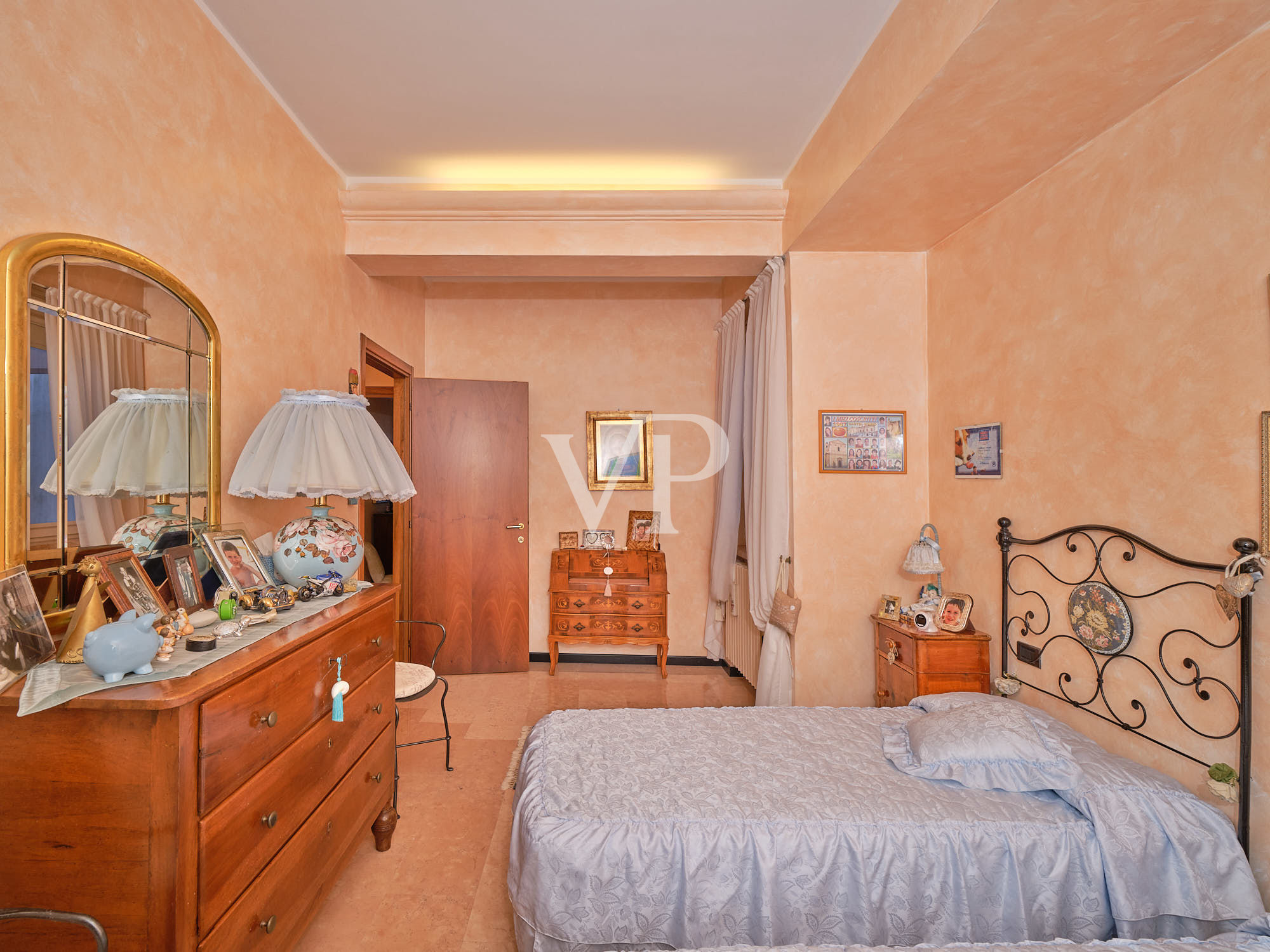 Luxurious apartment in historic center with separate entrance