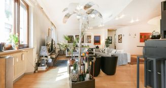 von_poll_real_estate_property_IT254151893_image_0