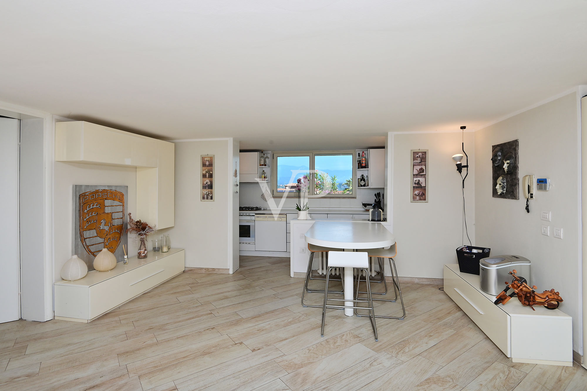 Villa esclusiva con vista lago, piscina e parco privato a pochi passi dalla Rocca di Manerba