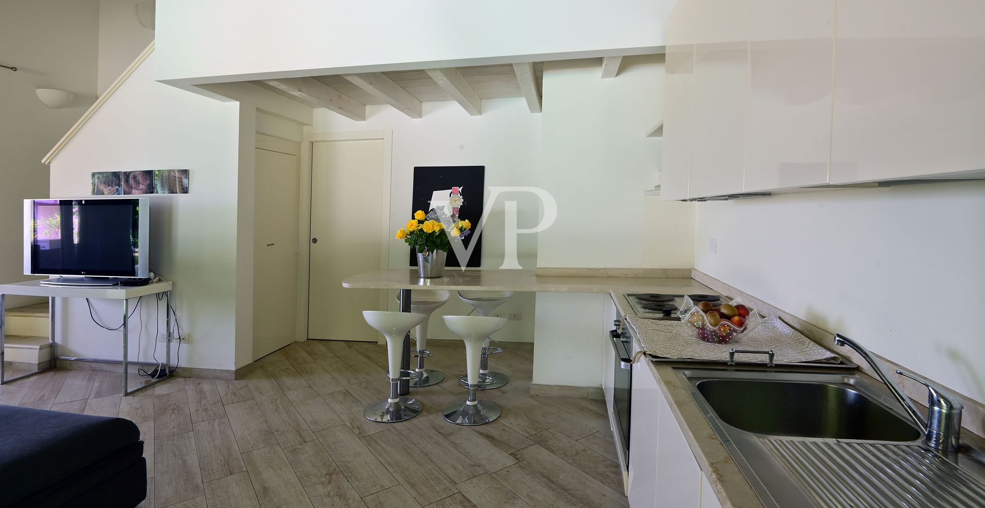 Exklusive Villa mit Seeblick, Schwimmbad und privatem Park in der Nähe der Rocca di Manerba