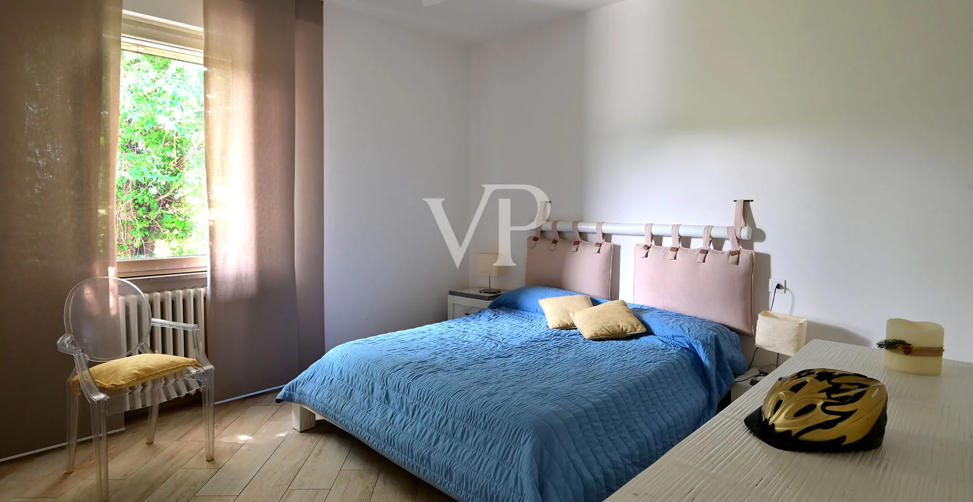 Exclusiva villa con vistas al lago, piscina y parque privado cerca de la Rocca di Manerba