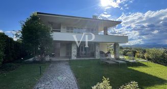 von_poll_real_estate_property_IT254921939_image_4