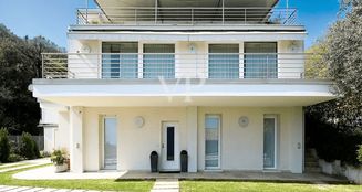 von_poll_real_estate_property_IT254921941_image_2
