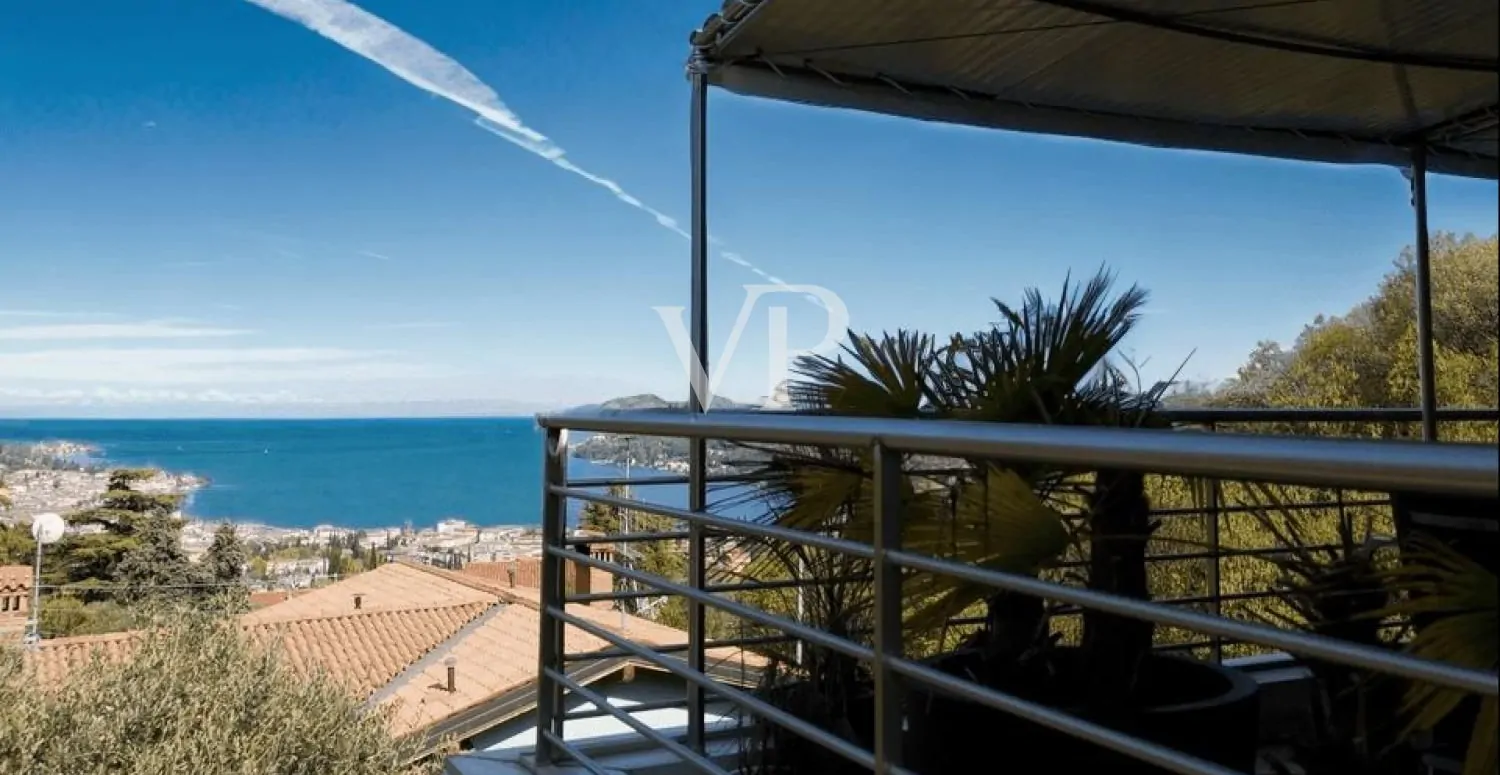 Lussuosa villa con vista lago unica