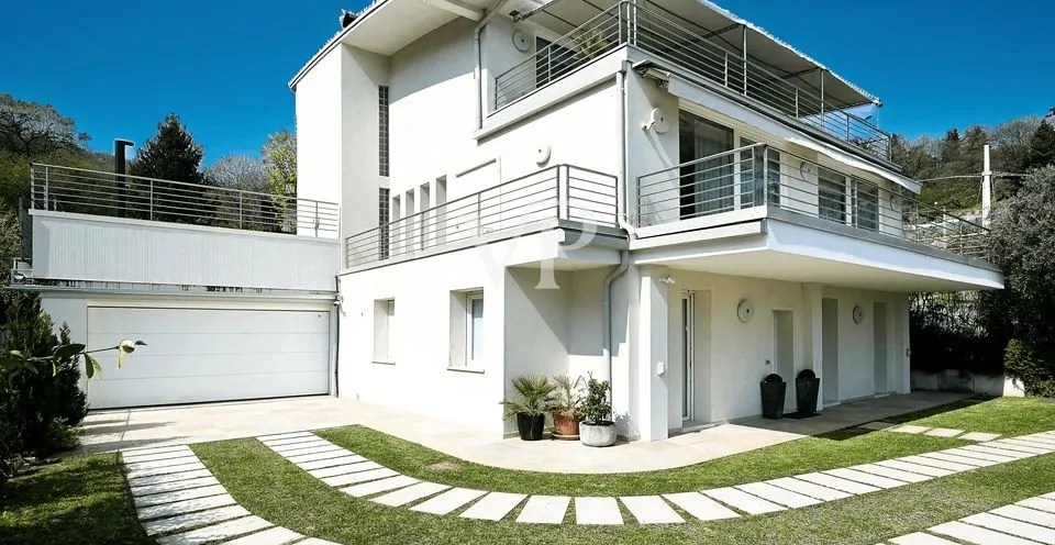 Lussuosa villa con vista lago unica