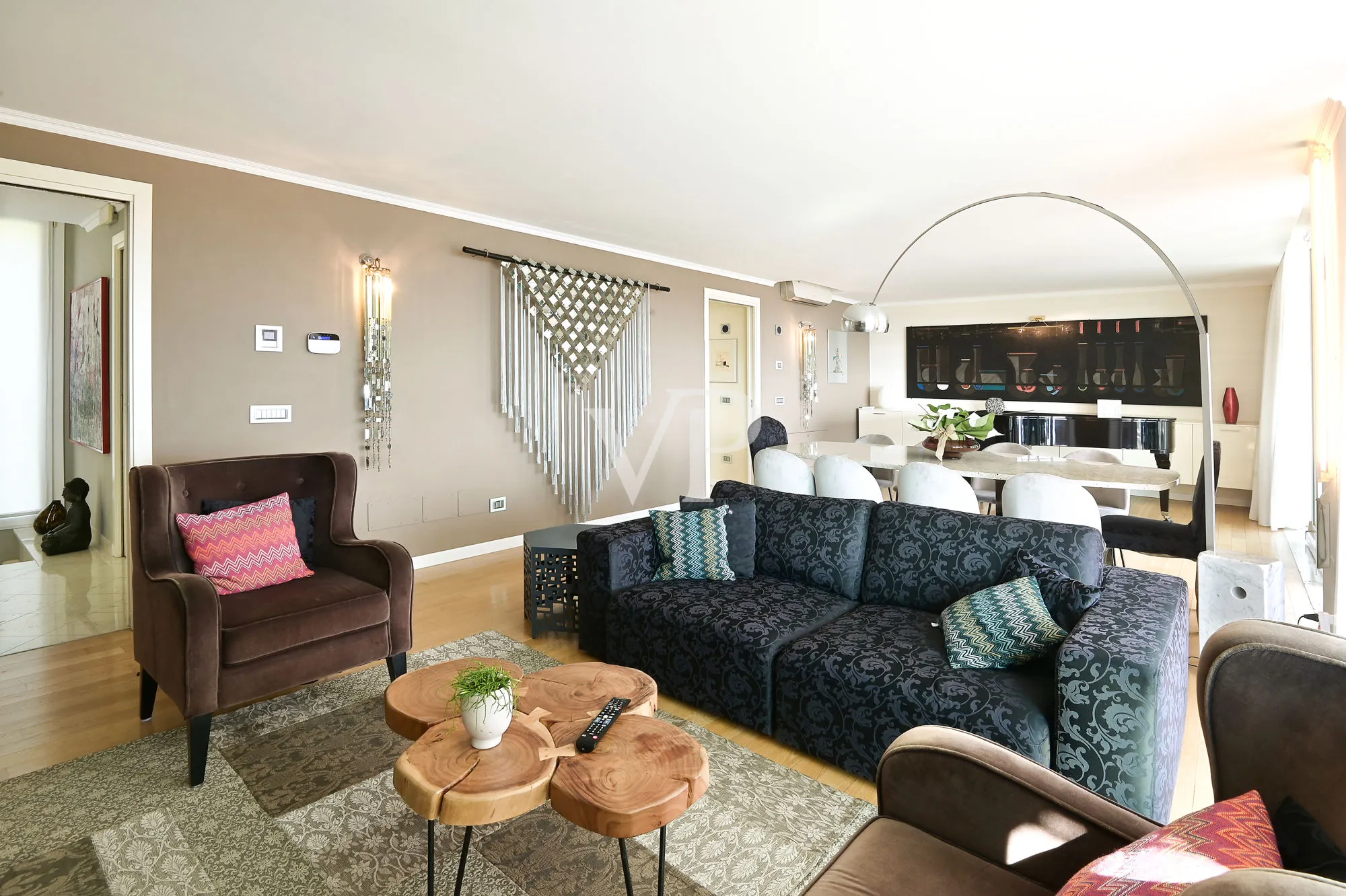 c4dfa859-7ec3-4c6e-b98a-cb5a2ad7b5d3_original