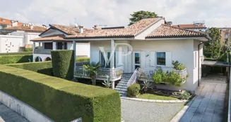 von_poll_real_estate_property_IT252941953_image_5