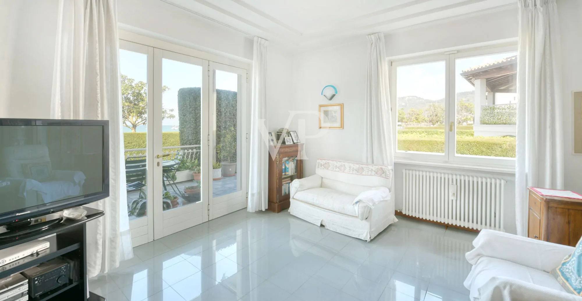 Villa pied dans l'eau