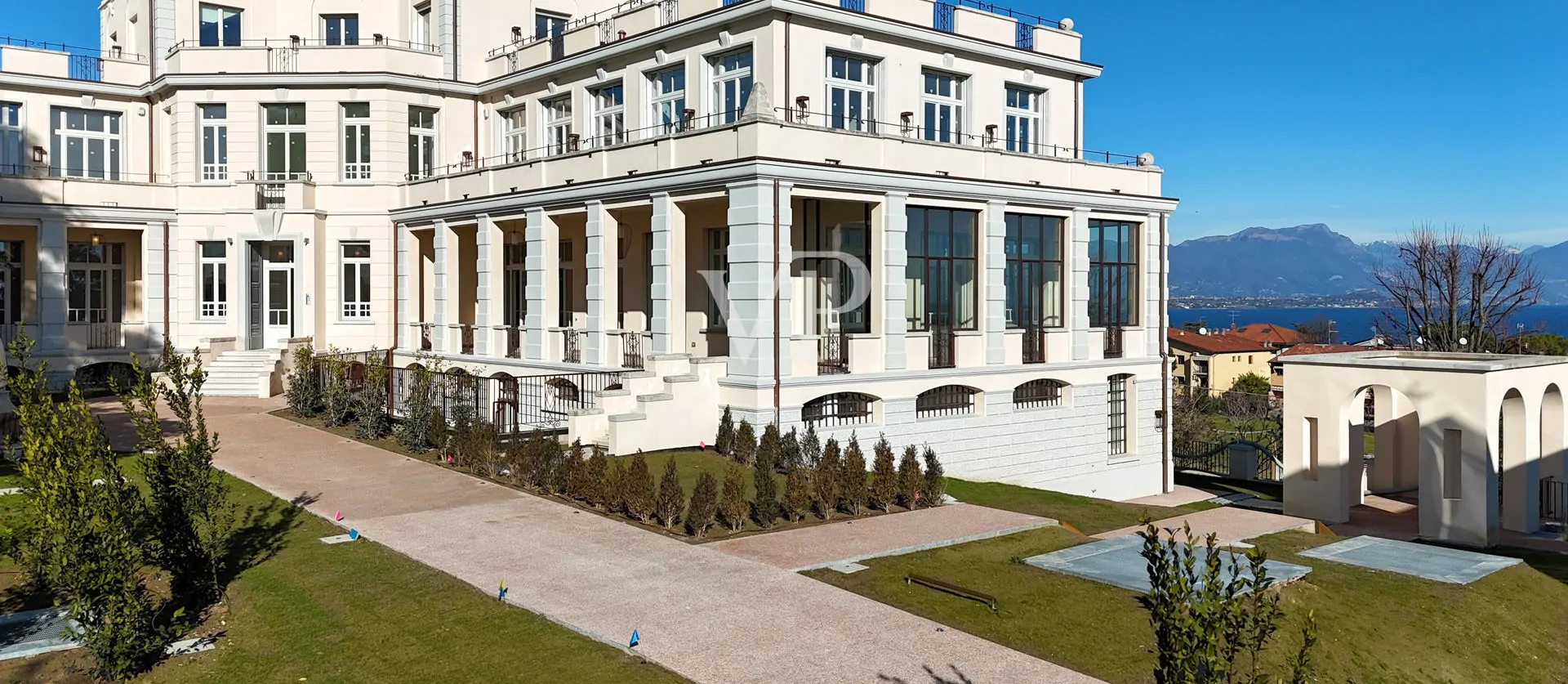 Lujoso piso con vista total al lago