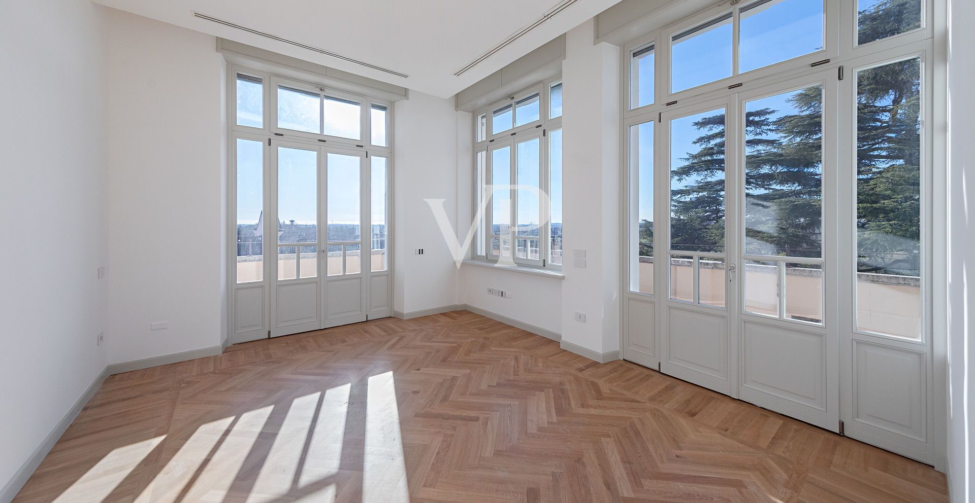 Lussuoso appartamento con totale vista lago