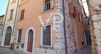 von_poll_real_estate_property_IT254151961_image_3
