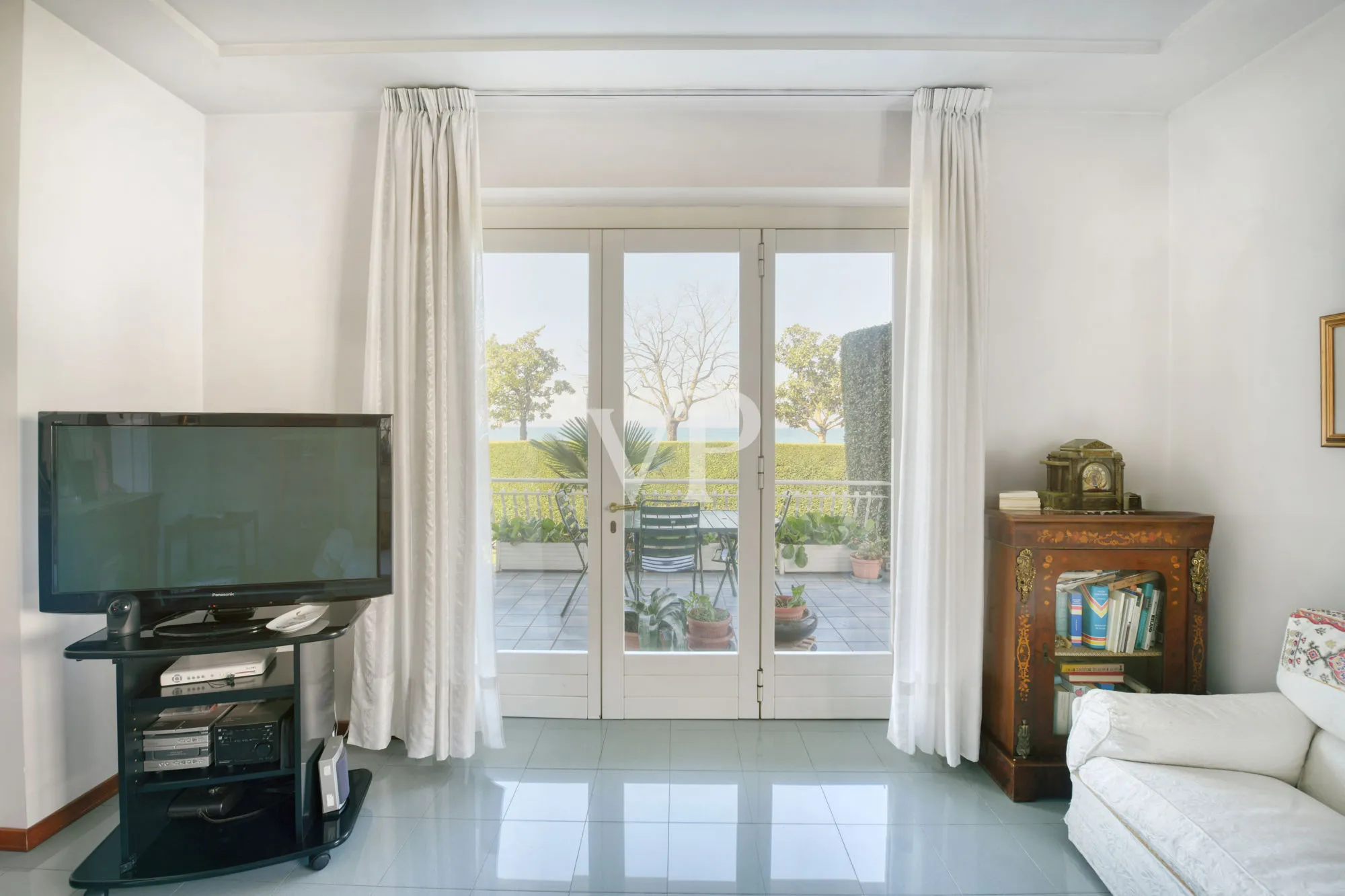 Villa pied dans l'eau