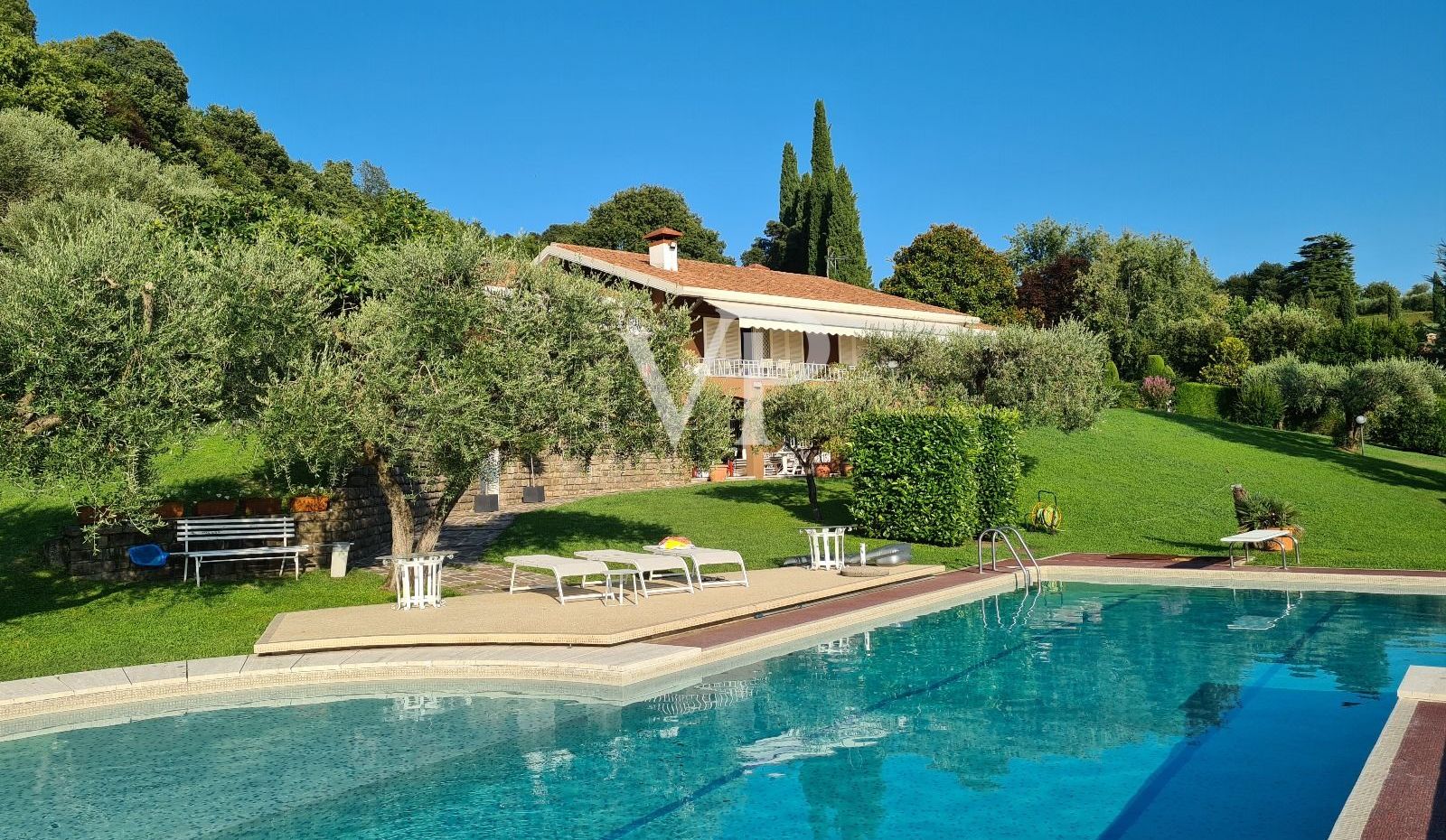 Villa fantastique à deux pas du lac