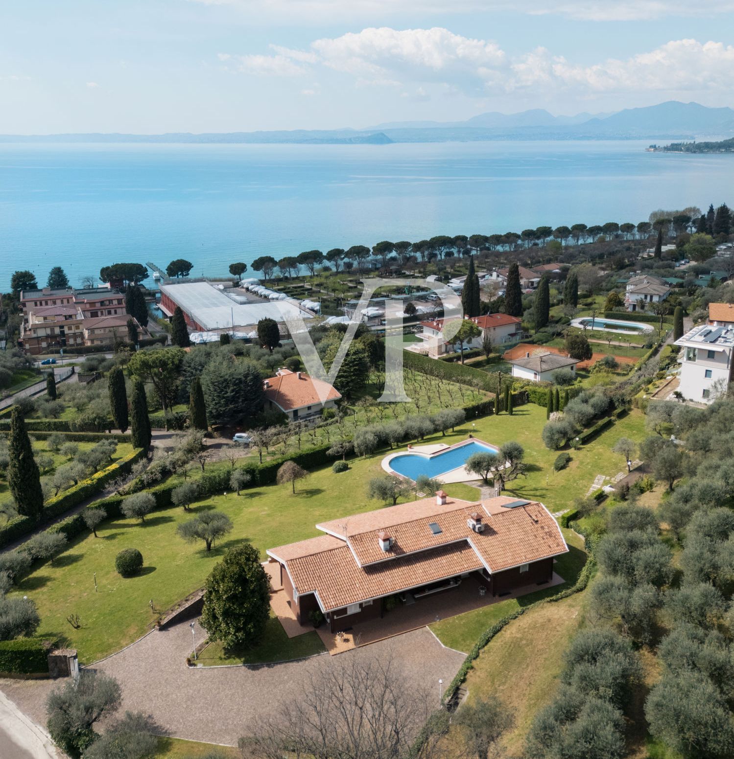 Villa fantastique à deux pas du lac