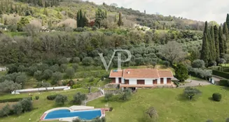 von_poll_real_estate_property_IT252941954_image_5