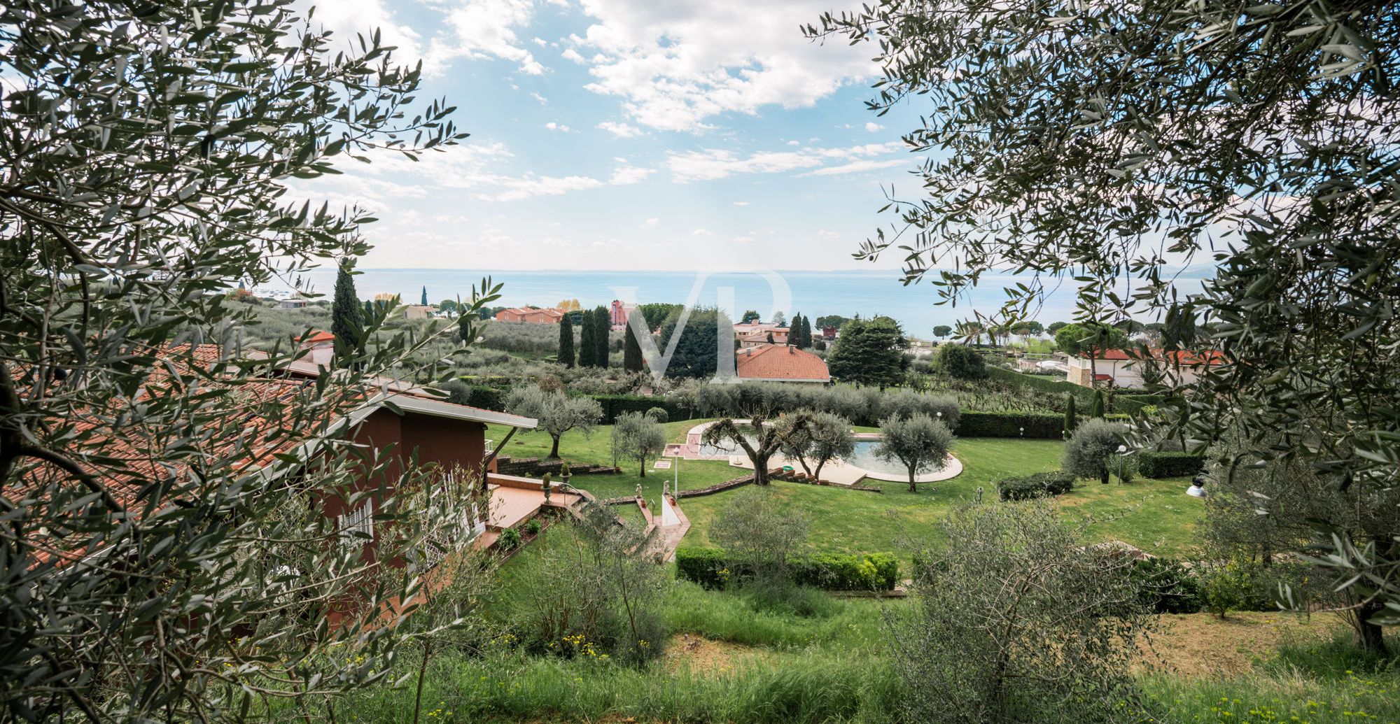 Villa fantastique à deux pas du lac