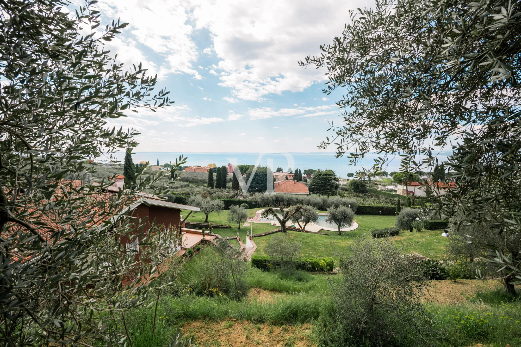 Exklusive Villa in unmittelbarer Nähe zum See