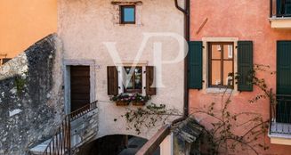 von_poll_real_estate_property_IT252941956_image_12