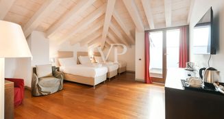 von_poll_real_estate_property_IT252941956_image_19