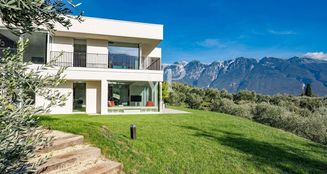 von_poll_real_estate_property_IT254151969_image_2
