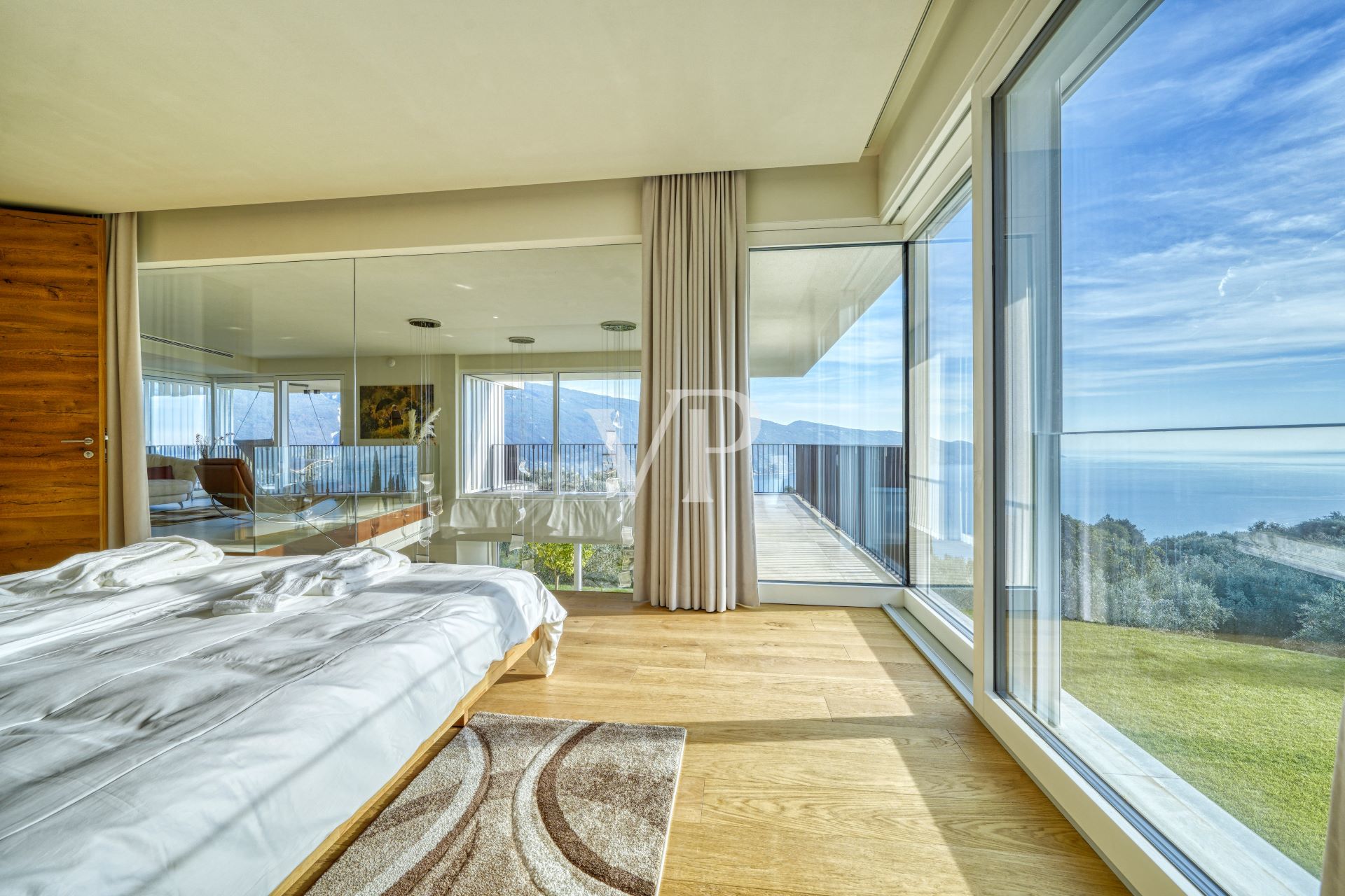 Villa_Oliva_bedroom_1