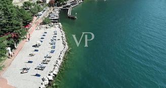 von_poll_real_estate_property_IT254151969_image_19