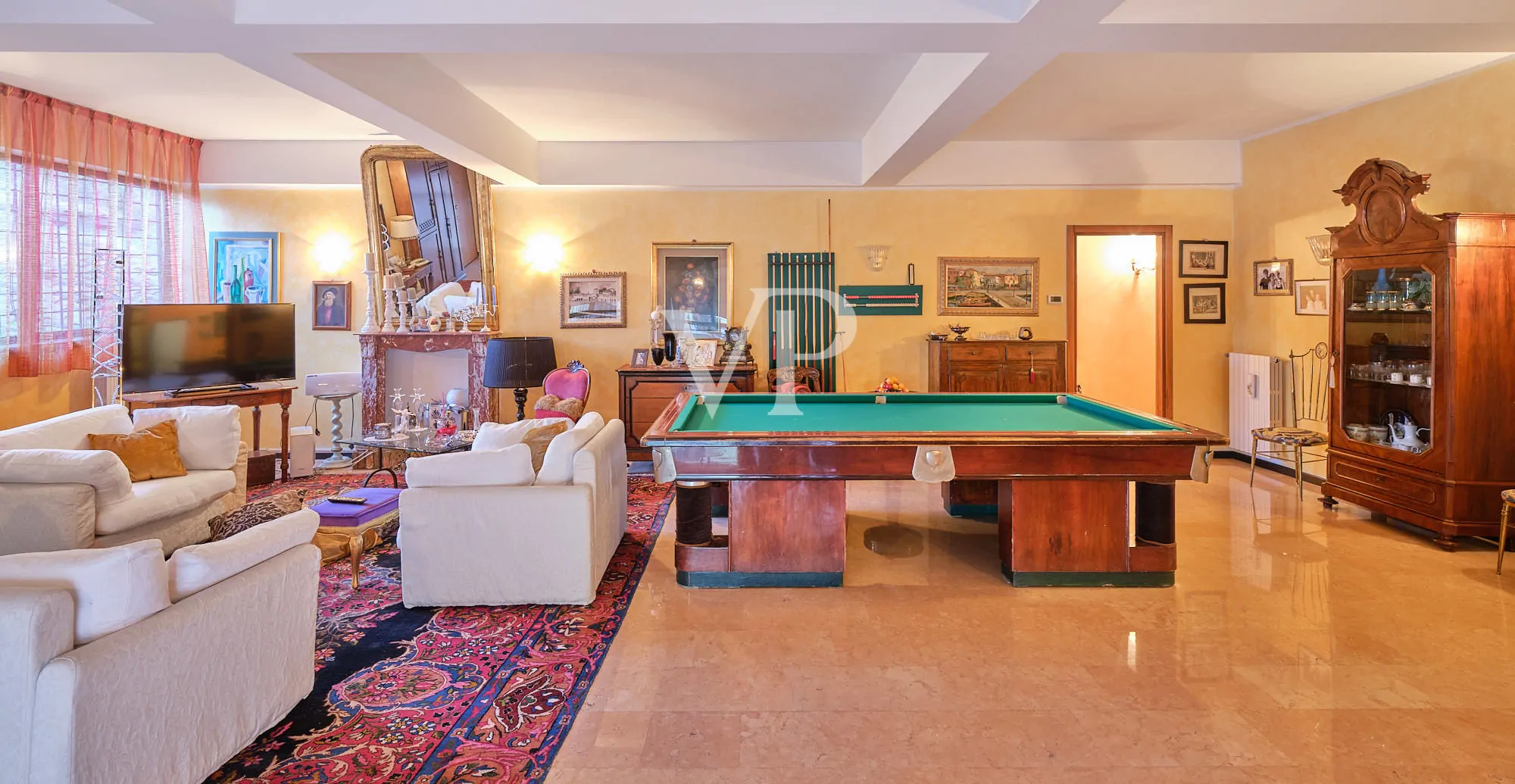 Luxurious apartment in historic center with separate entrance