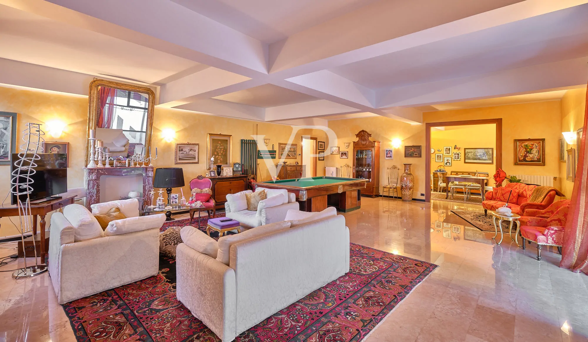 Luxurious apartment in historic center with separate entrance