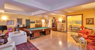 von_poll_real_estate_property_IT254921976_image_7